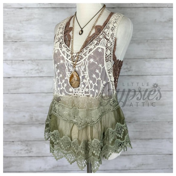 POL Antique Ivory Ombre Lace Layering Top - Picture 8 of 16